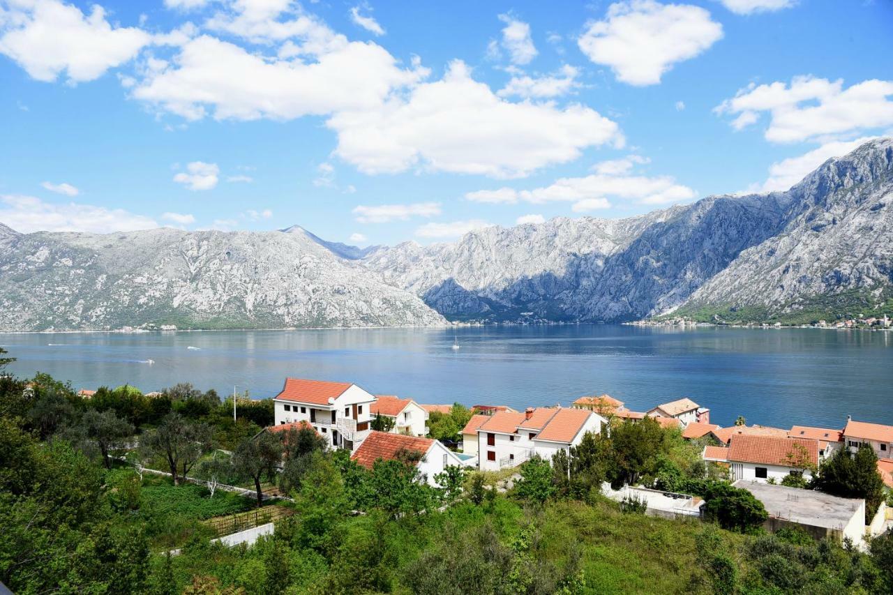 Apartments Krivokapic Prcanj With Bay View Котор Екстериор снимка